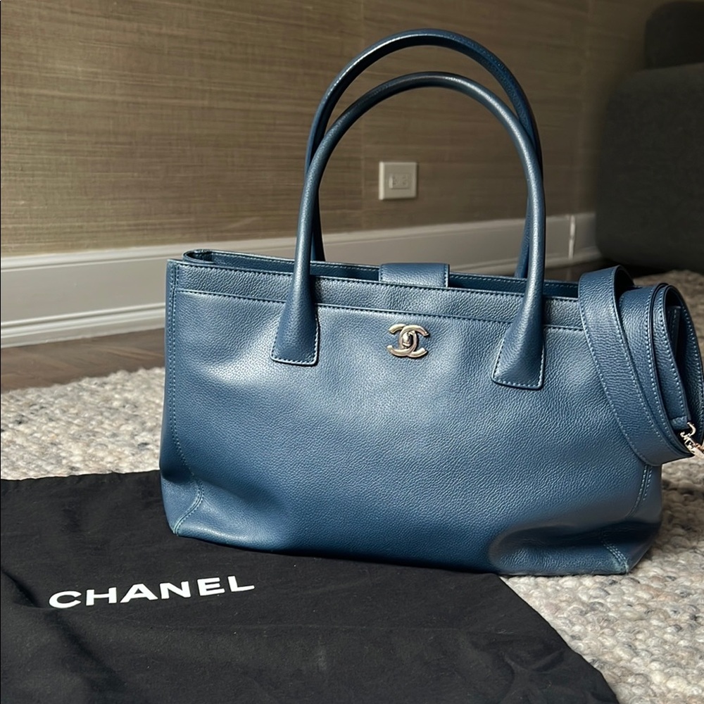 Chanel Cerf Tote Navy Blue Bag with Signature Turn-Lock